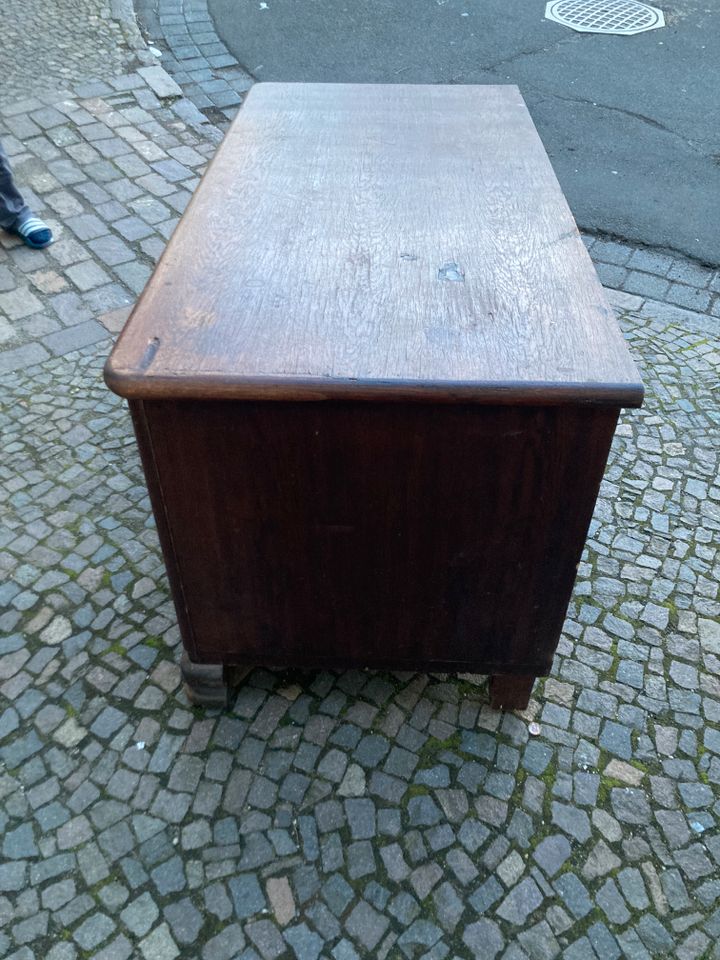 alter Schreibtisch in Leipzig
