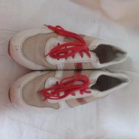 Sportliche Lederschuhe mit roten Schnürsenkel und Glitzer Sachsen - Glashütte Vorschau