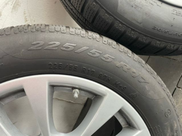 Winterräder Winetrradsatz 320 420 GT 225 55 R17 PIRELLI in Hünfeld