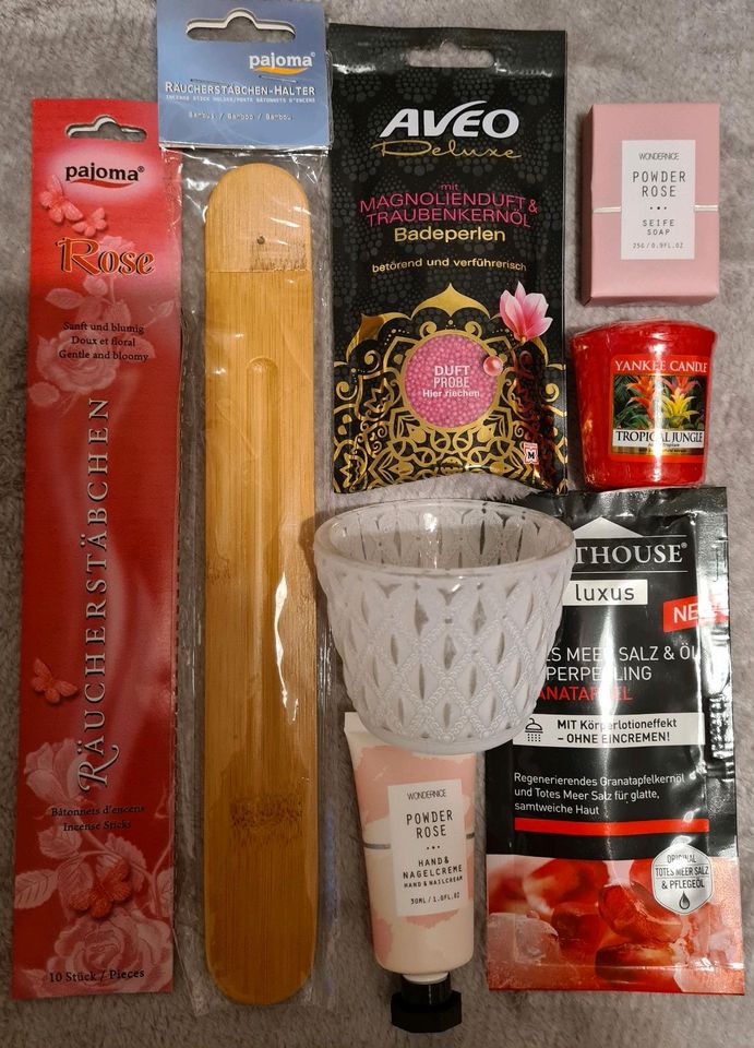 Wellness/Geschenkset verpackt, Kerze, Badezusatz Kosmetikpaket, in Zeesen