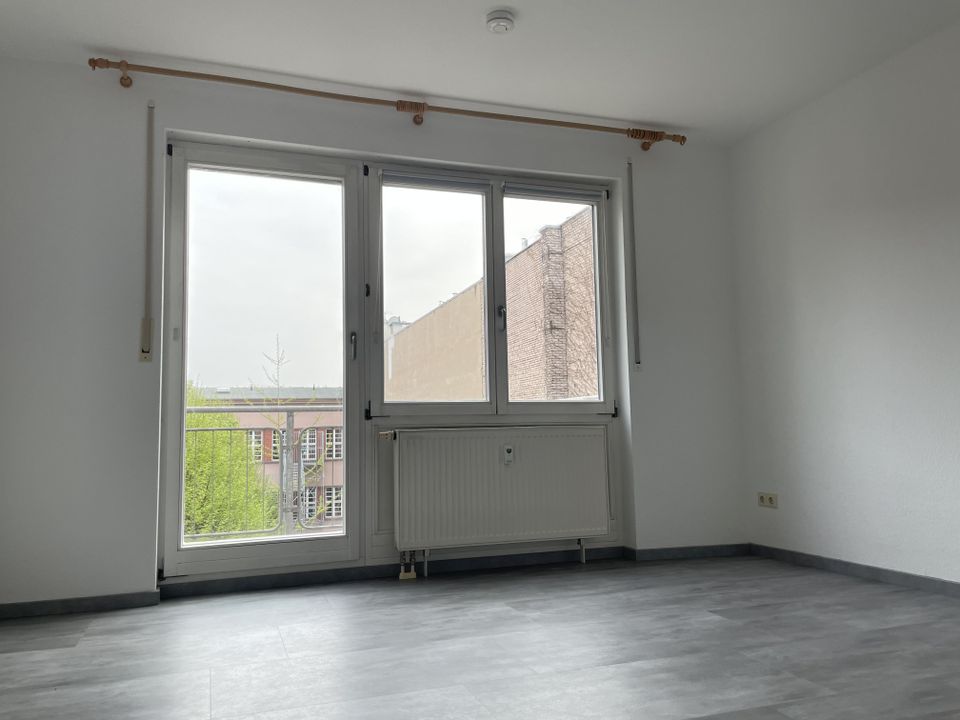 Schöne 1 Zimmer Wohnung mit Süd-Balkon in St Johannis in Nürnberg (Mittelfr)
