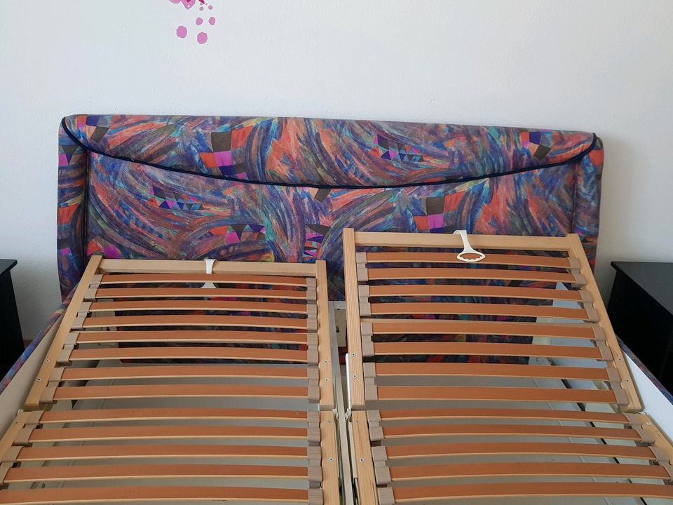 Doppelbett mit Lattenrosten und Bettkasten in Tann (Niederbay)