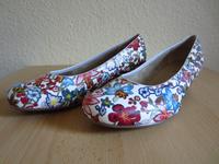 Damen Pumps "Jenny" mit Blumenmuster - neu & ungetragen - Gr. 38 Sachsen-Anhalt - Magdeburg Vorschau