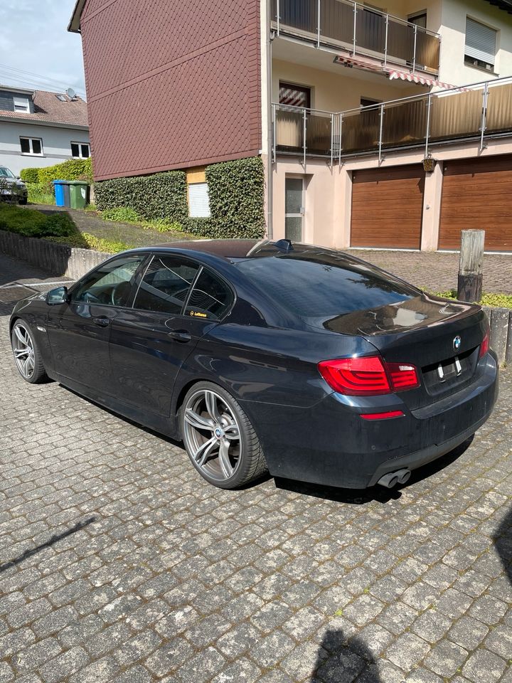 BMW F10 525d 6 Zylinder Sportautomatik M Paket Styling 343 in Wilnsdorf