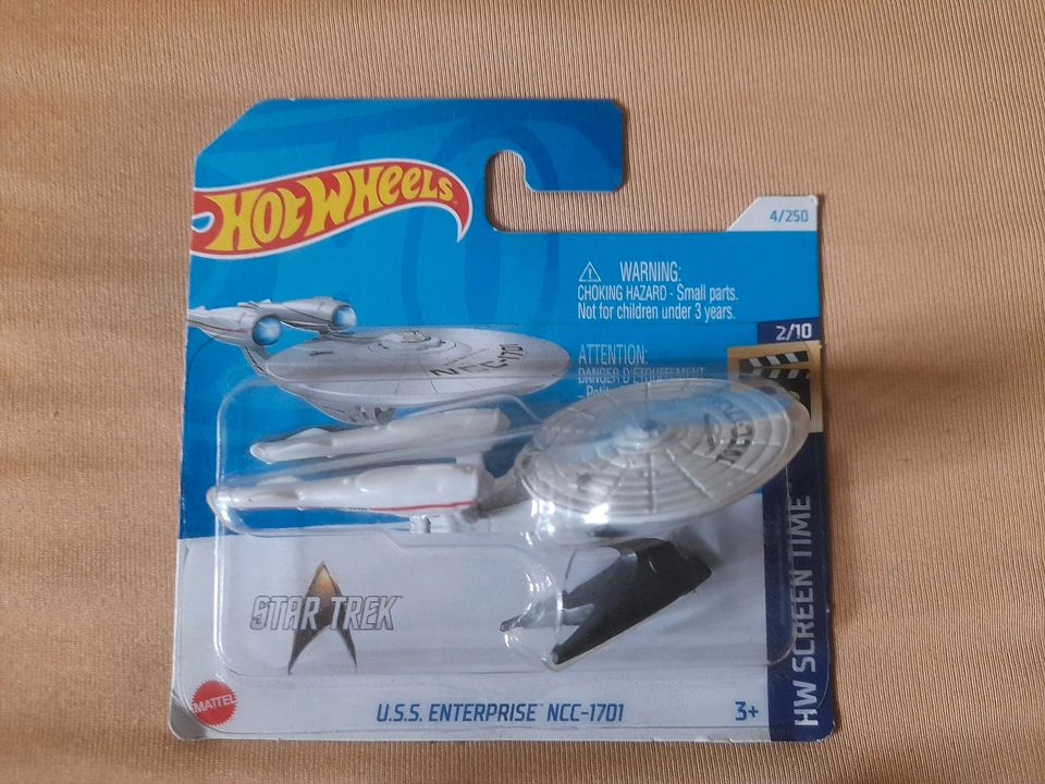 Star Trek Playmates Dinky Toys Raumschiff Enterprise  NCC1701-D in Berlin