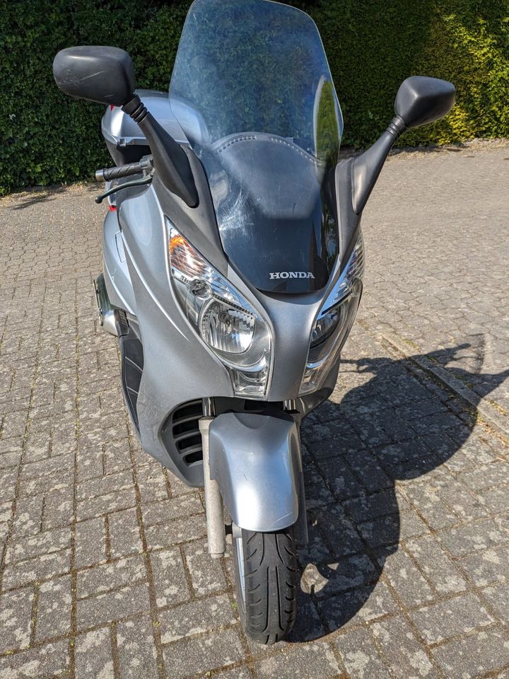 Honda S-wing 125 er Roller in Geestland