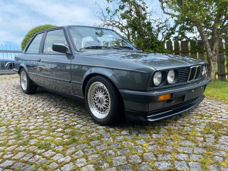 BMW E30 318 i shadowline in Ruhstorf an der Rott