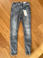 Only Jeans PAOLA Skinny high waist UNGETRAGEN Nordrhein-Westfalen - Bad Sassendorf Vorschau