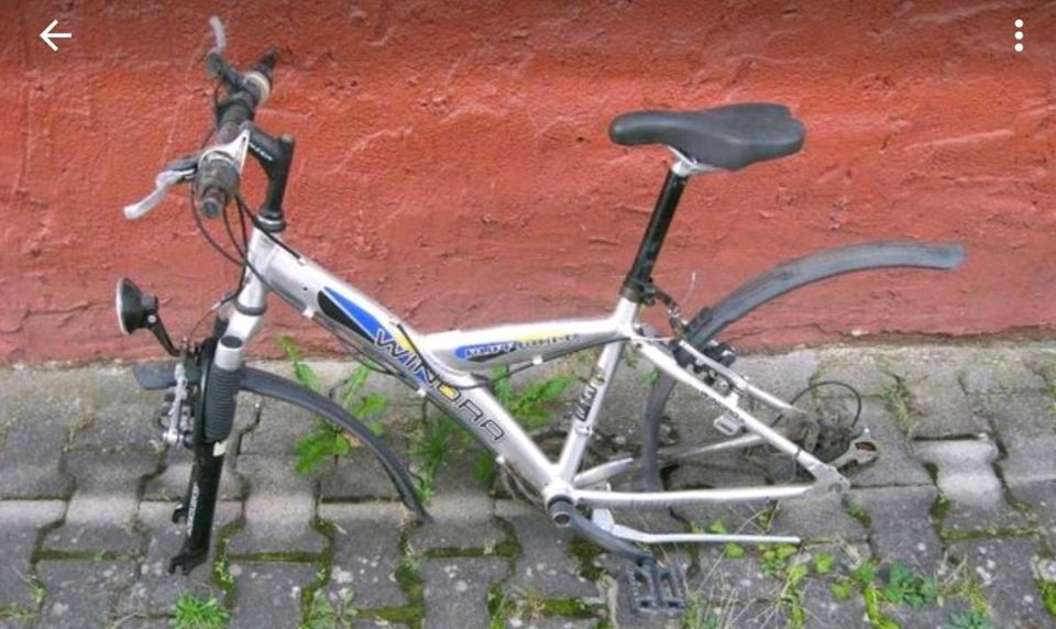 5 x Fahrradrahmen mit Anbauteilen für Bastler in Reinheim