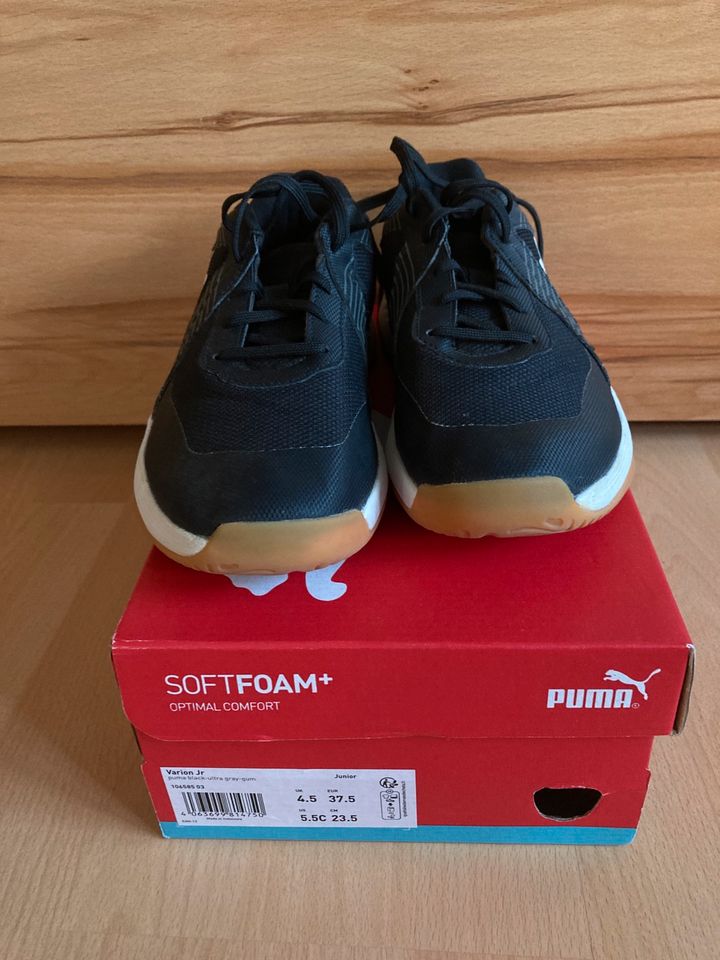 Puma Hallenturnschuhe Größe 37,5 in Hanau