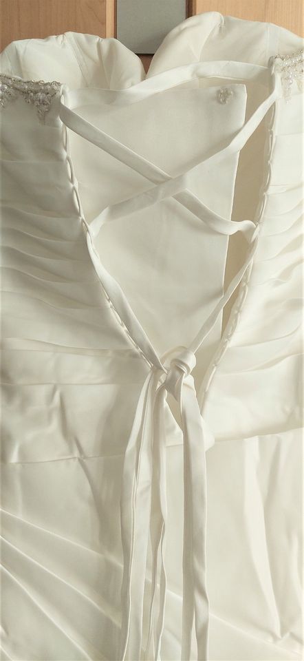 Hochzeitskleid Brautkleid, Spitze Perlen, hell ivory - 3 Gr. in 1 in Brandenburg an der Havel