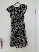 Kleid schwarz weiß blumig Gr S von H&M Bayern - Ebersberg Vorschau