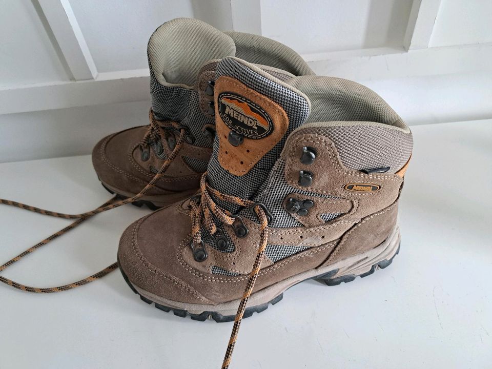 Meindl Wanderstiefel in Oberreichenbach