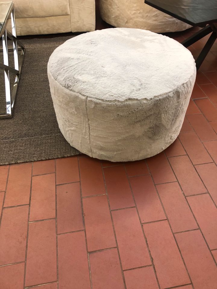 Hocker Polsterhocker Sitz Pouf Rund Grau Felloptik Ø 70 cm in Bremen