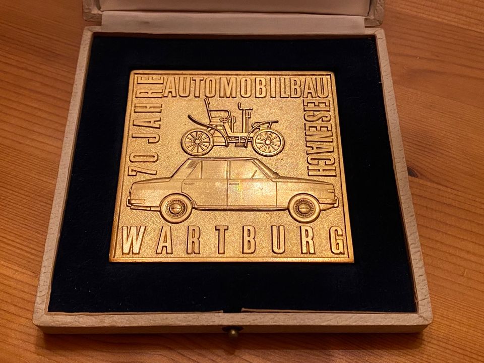 Wartburg DDR Plakette Gold Jubiläum Automobilbau Eisenach VEB AWE in Ravensburg