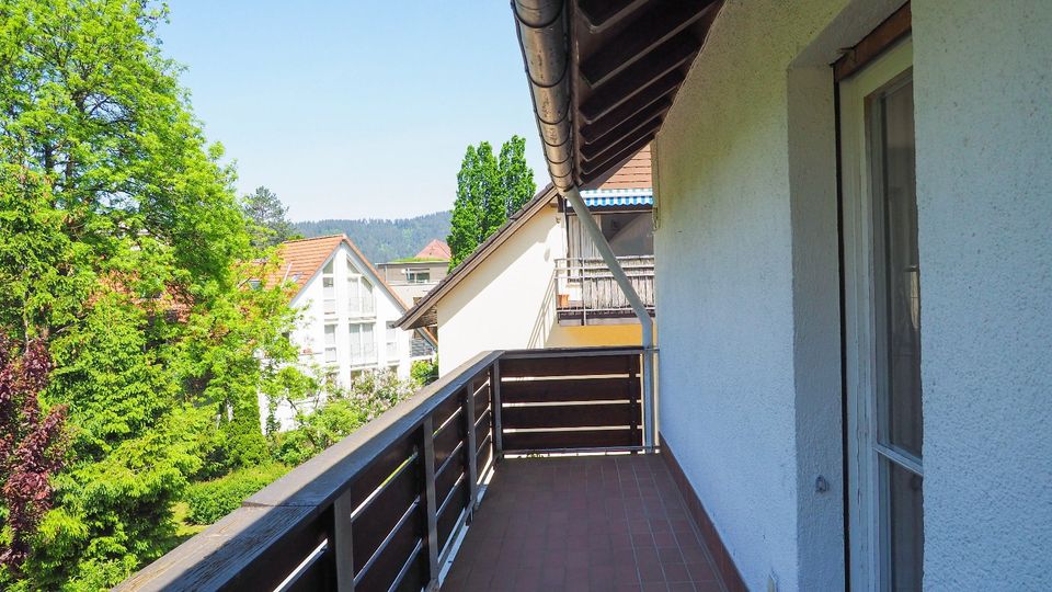 Charmante 4+2-Zimmer-Wohnung mit Blick ins Grüne und Garten in Freiburg im Breisgau