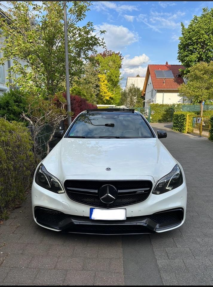 Mercedes Benz E63 S AMG w212 Carbon Paket Drivers Package in Frankfurt am Main
