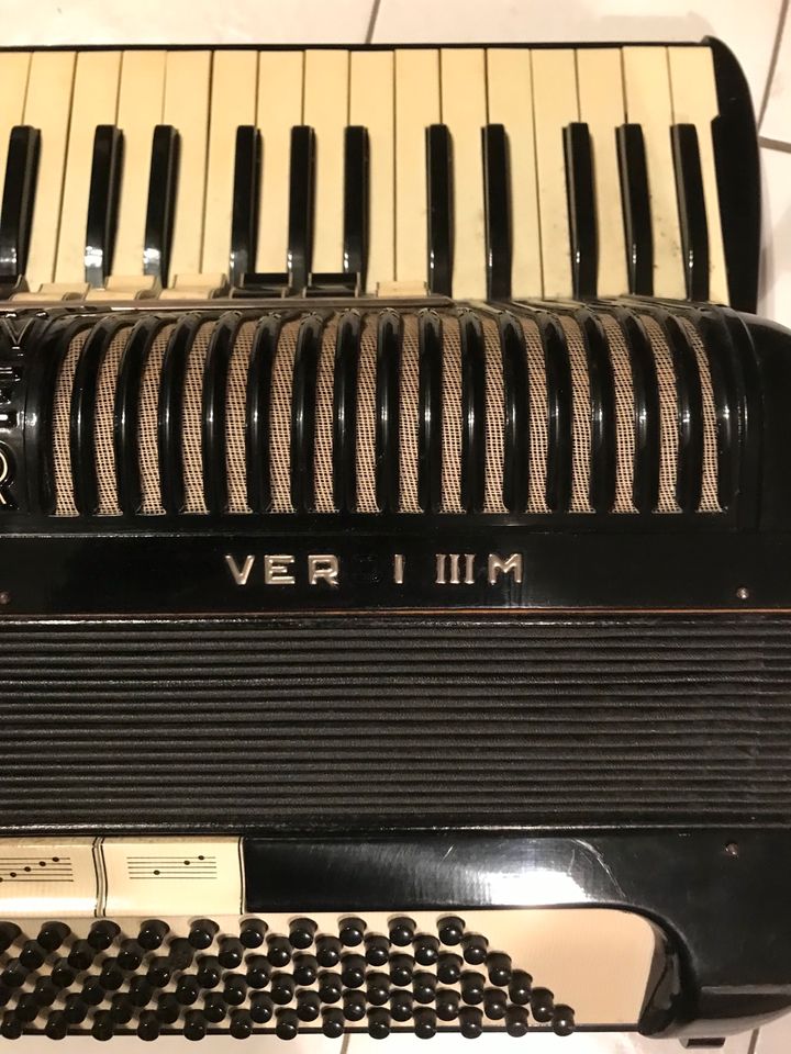 Hohner Verdi iii M 120 Bass in Jork