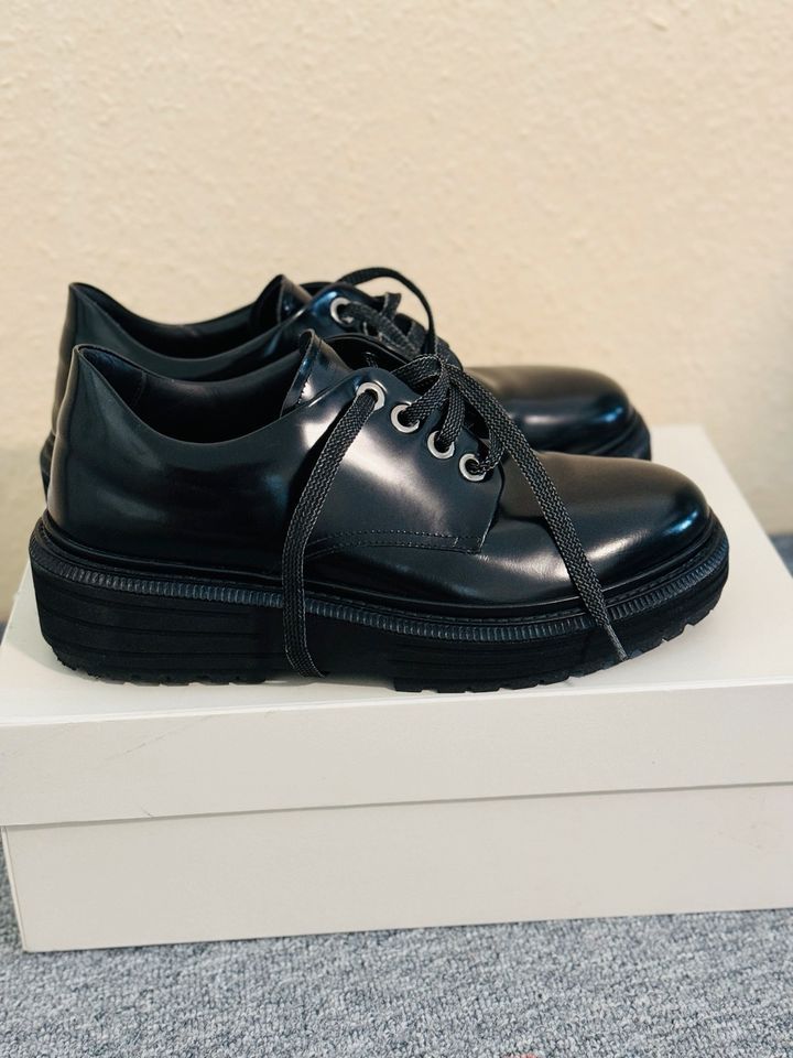 Armani Schuhe  Größe 43 (Made in Italy) in München