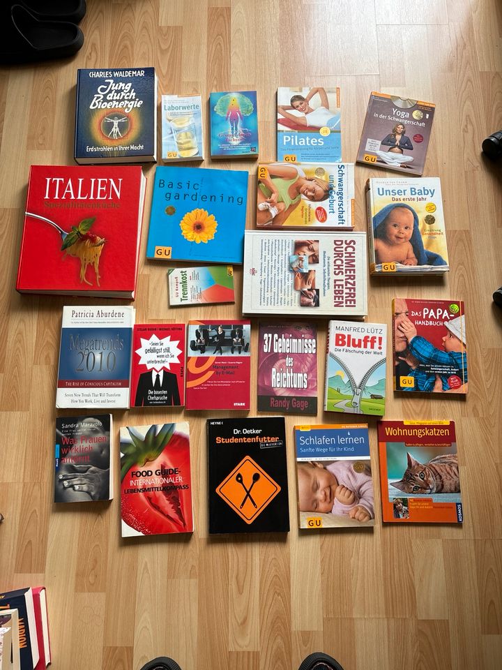 Bücherpaket Kochbücher, Ratgeber, Schwangerschaft, Management (22 in Stuttgart