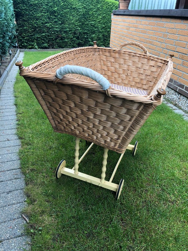 Vintage Stubenwagen beige mit Matratze Bettchen 88/62/77cm in Wolfsburg