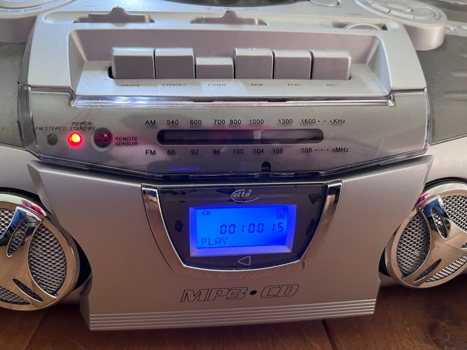 Grundig Studio Line RR9900CD + Elta 6925 Radio CD MP3 Kassette in Köln