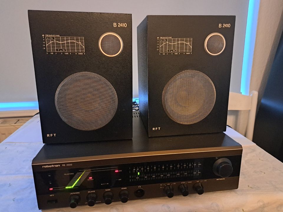 RFT Stereo-Receiver RS2500 mit Boxen B2410, Top! in Dresden