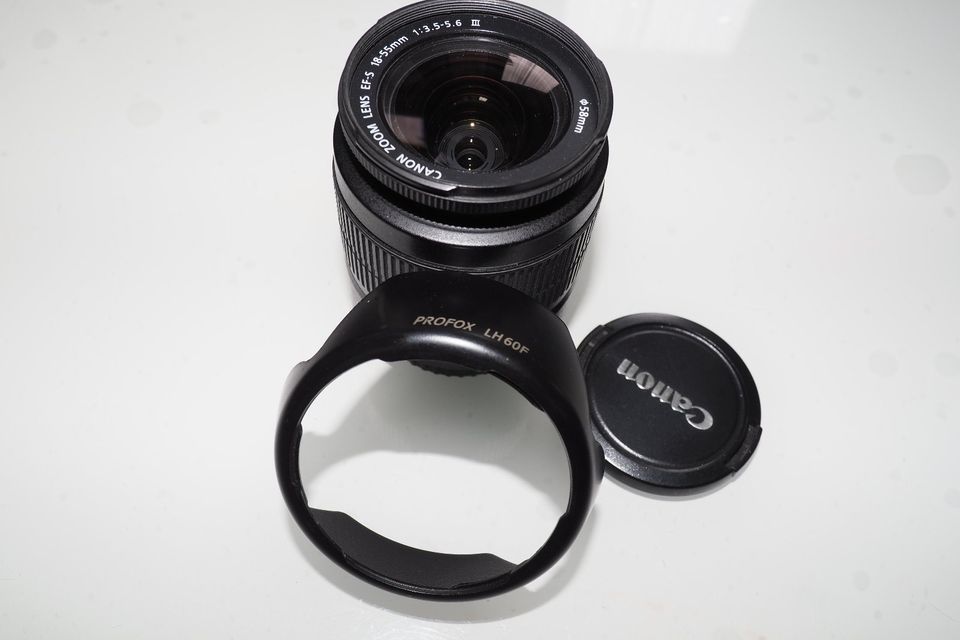 Canon Zoom Lens EF-S 18-55 mm 1:3,5-5,6 III guter Zustand in Wiesbaden