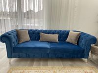 2 Blauer Sofa mit drei grauen Kissen Hessen - Weilburg Vorschau