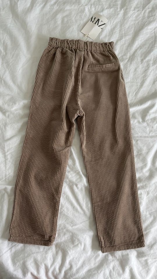 Zara cord Hose beige 110 in Dissen am Teutoburger Wald