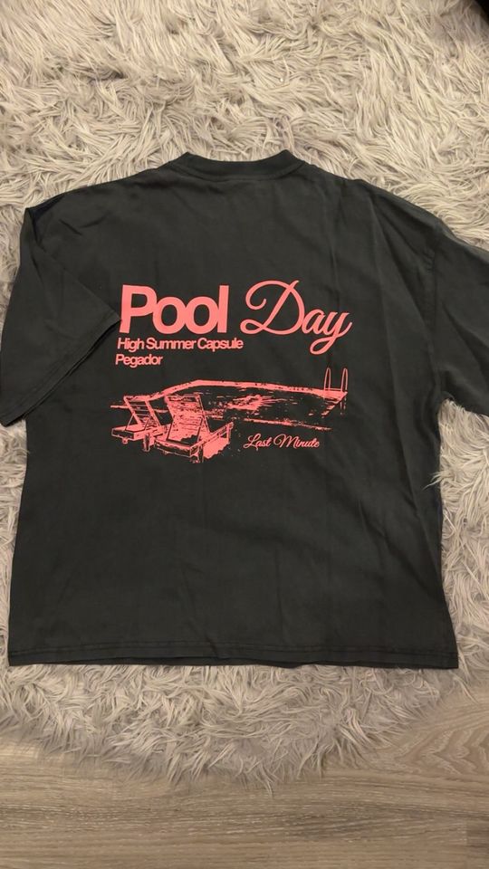 PEGADOR T-Shirt „Last Minute“ Pool Day in Laatzen