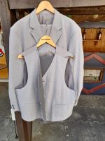Anzug grau, Gr. 60, 2 Hosen, Weste zweifarbig, guter Zustand Hessen - Schwalmstadt Vorschau