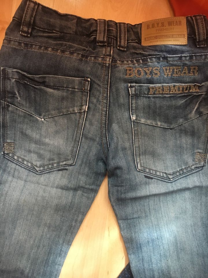 Jeans Shorts kurze Hosen Größe 116/122 134 140 in Krefeld