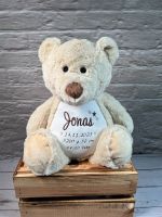 Bär / Teddybär mit Namen und Geburtsdaten bestickt Geschenk Baby Nordrhein-Westfalen - Übach-Palenberg Vorschau