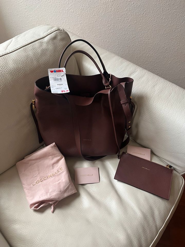 Neu Tasche Umhängetasche Coccinelle Leder braun in Offenbach