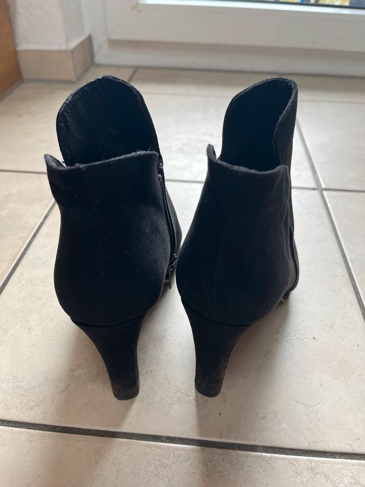 Tamaris Ankle Boots Schihe Stiefelette Gr.38 schwarz sehr gut in Berlin