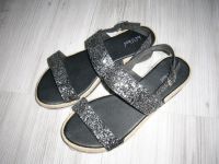 Sandalen Gr. 40 - Schwarz mit Silber Glitzer Keilabsatz Bayern - Haselbach b. Mitterfels Vorschau