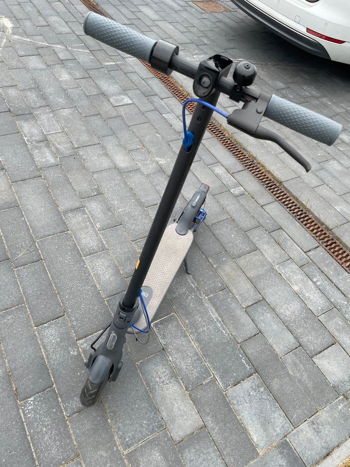 Xiaomi Mi Electric Scooter 3 in Ribnitz-Damgarten