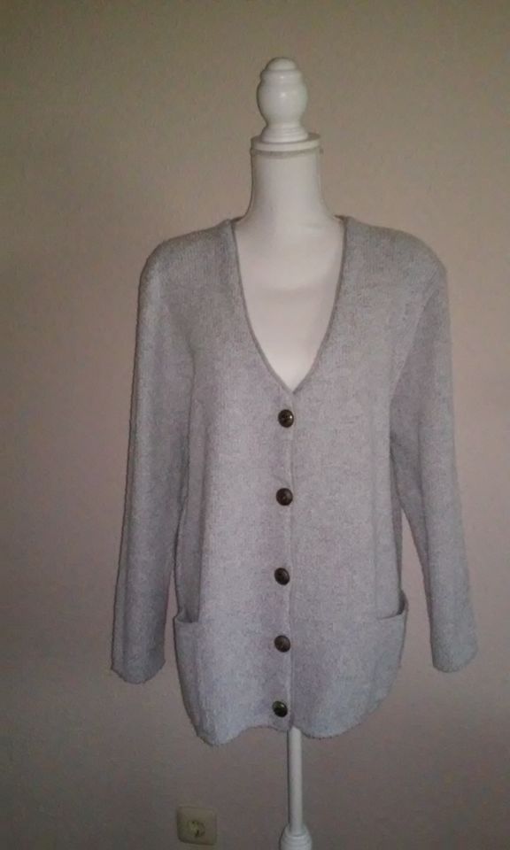 Jacke Sommerjacke Strickjacke Jacke Cardigan Boucle weißgrau in Bad Segeberg