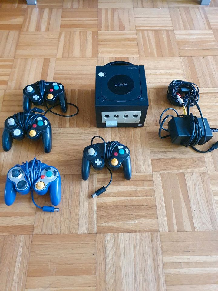 Game Cube, 4 Controller, 7 Spiele in Köln