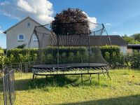 Springfree Trampolin 092 oval mit Aufbau Niedersachsen - Bomlitz Vorschau