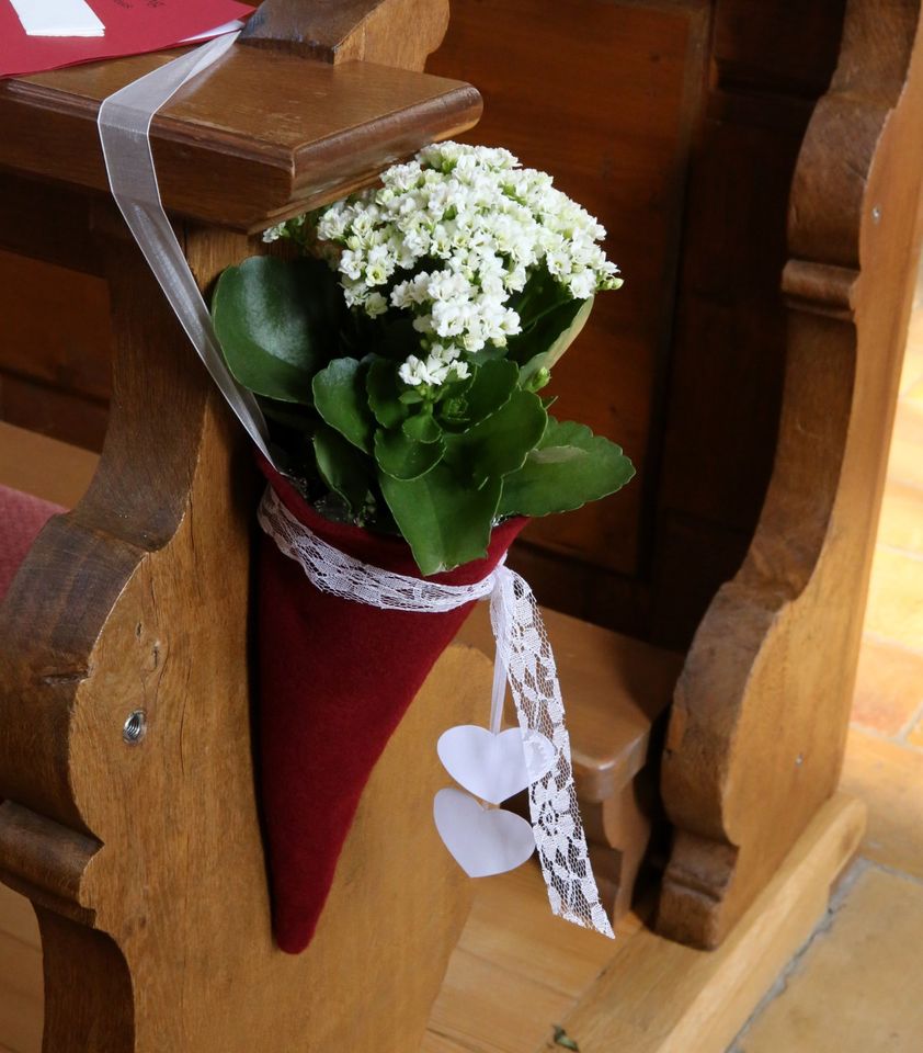 Deko Kirchenbänke, Hochzeitsdeko, Blumen Kirchenbänke, Filztüten in Meßkirch
