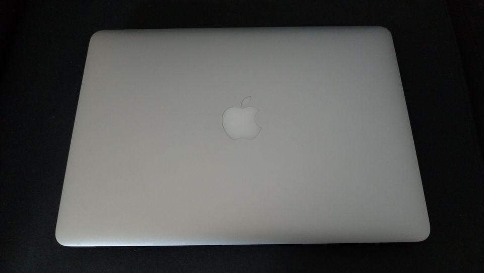 MacBook Air 2013 13" !!! Top Zustand !!! OVP Zusatzkarte 256 GB in Bad Vilbel