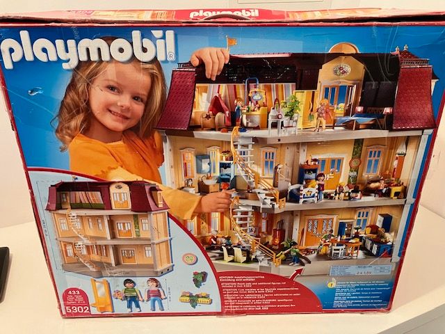 Playmobil Haus Stadt Villa + Zubehör in Ofterdingen