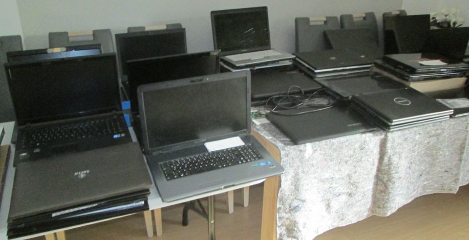 Computer Monitore Netzteile Notebooks Tinte Toner Telefone in Waldfeucht