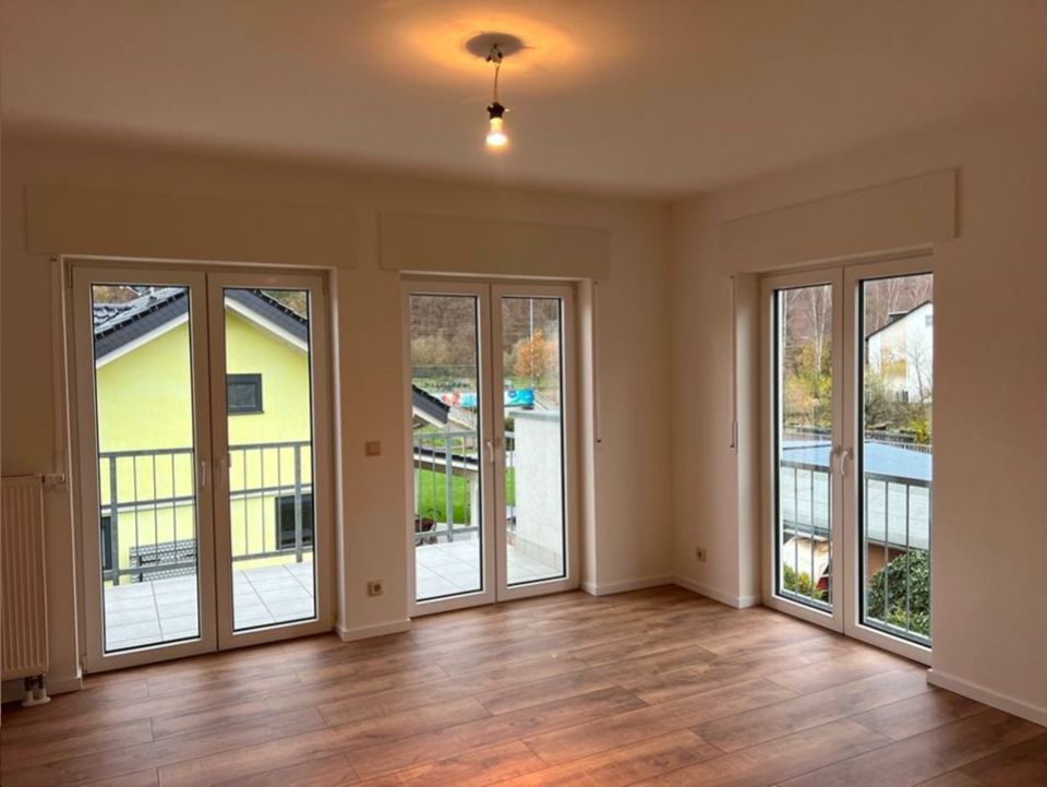 Neu renovierte 3-Zi.-Wohnung mit Balkon in Aßlar in Aßlar