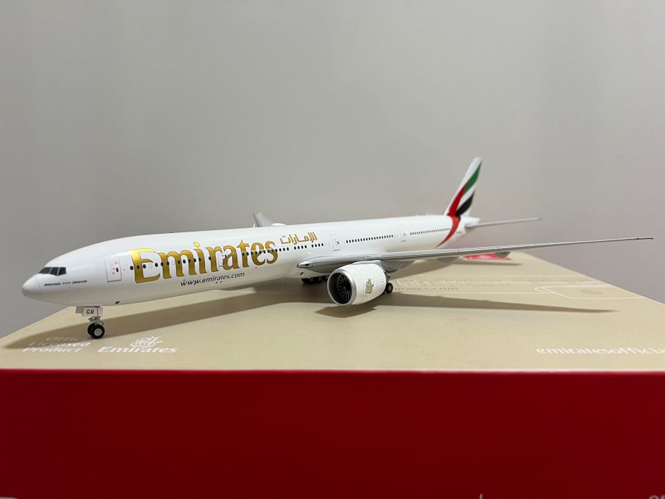 Gemini Jets 1:200 Boeing 777-300ER Emirates A6-EGR NEU! in Berlin