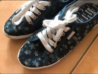 Wie NEU blaue Schuhe Sneakers Frühling Sommer Sterne Bench Gr.38 Niedersachsen - Oldenburg Vorschau