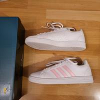 ADIDAS-Sneaker, Weiß+neuwertig, mit rosa Akzenten in 42 oder 8! Bayern - Opfenbach Vorschau