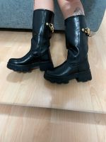 Stiefel Größe 38 neu Boots Plateau Absatz schwarz Gold Kette Saarland - Rehlingen-Siersburg Vorschau